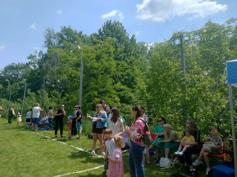 Rodziny z&nbsp;dziećmi na pikniku w&nbsp;Rajsku